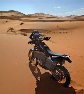 Une moto électrique testée au Maroc