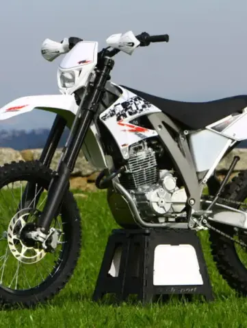 AJP 250 PR5 2010