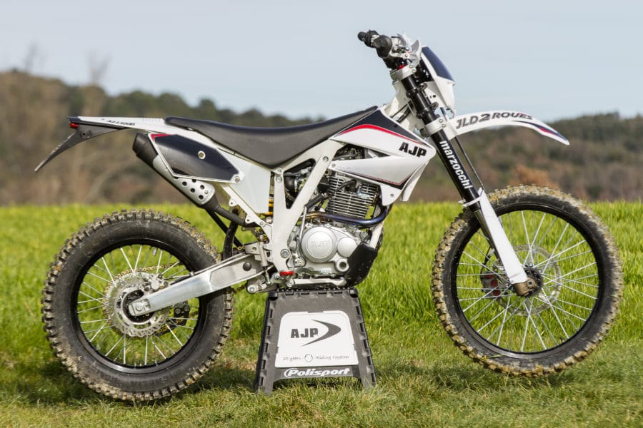 AJP PR4 Ultrapassar 2014