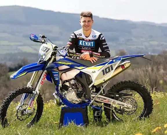 zach pichon replica
